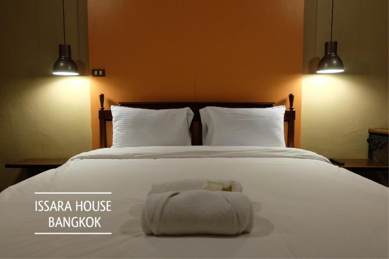 Issara House Bangkok Hotel Luaran gambar