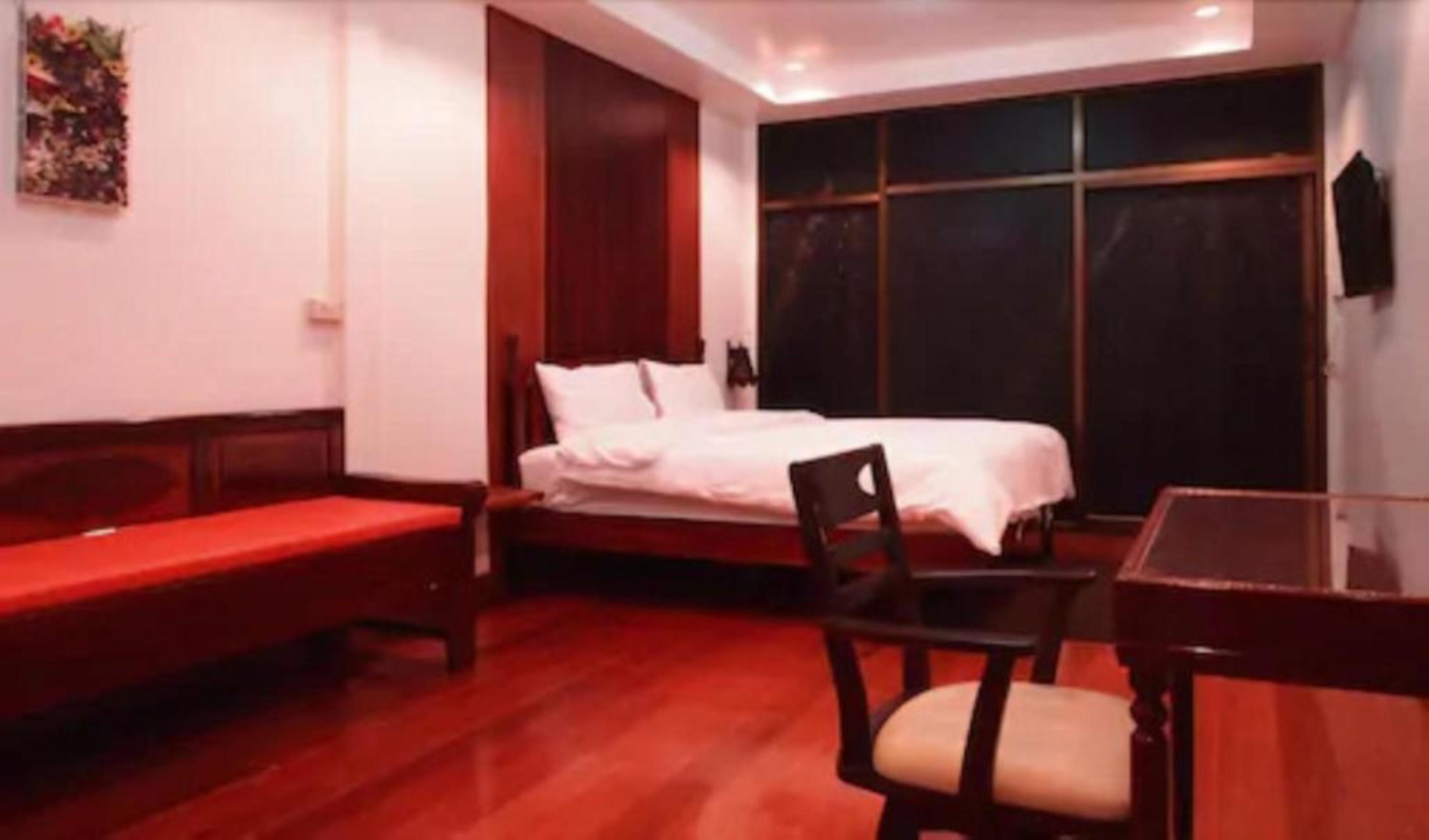 Issara House Bangkok Hotel Luaran gambar