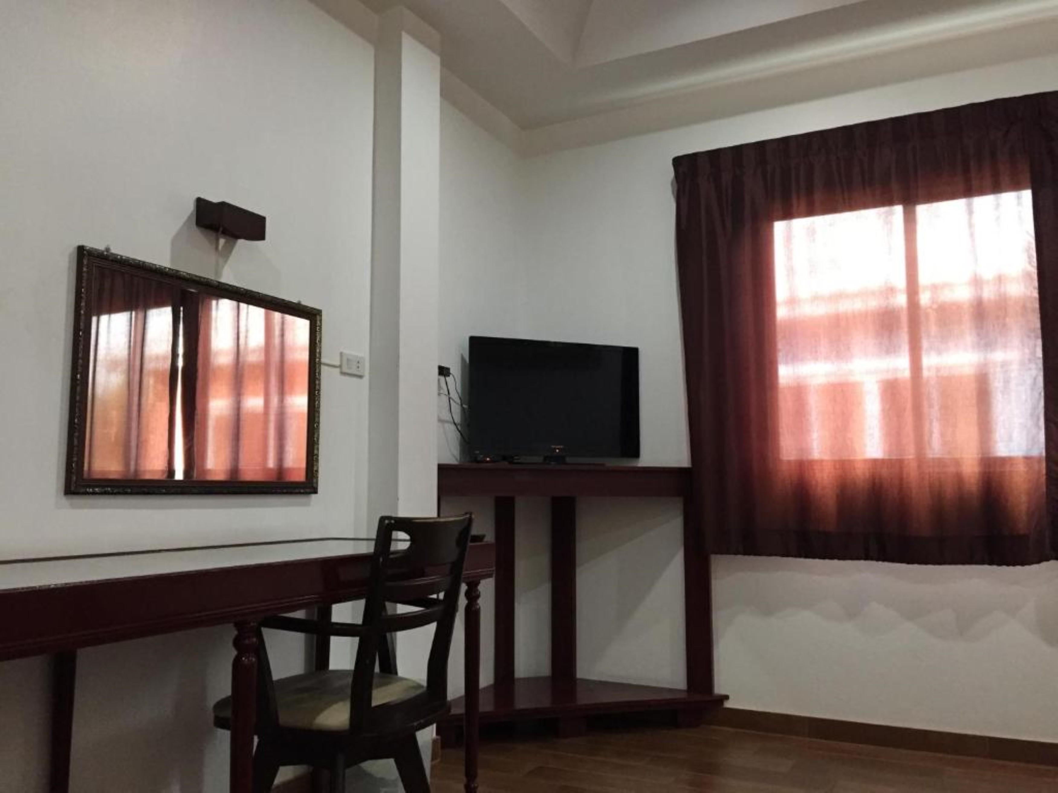 Issara House Bangkok Hotel Luaran gambar