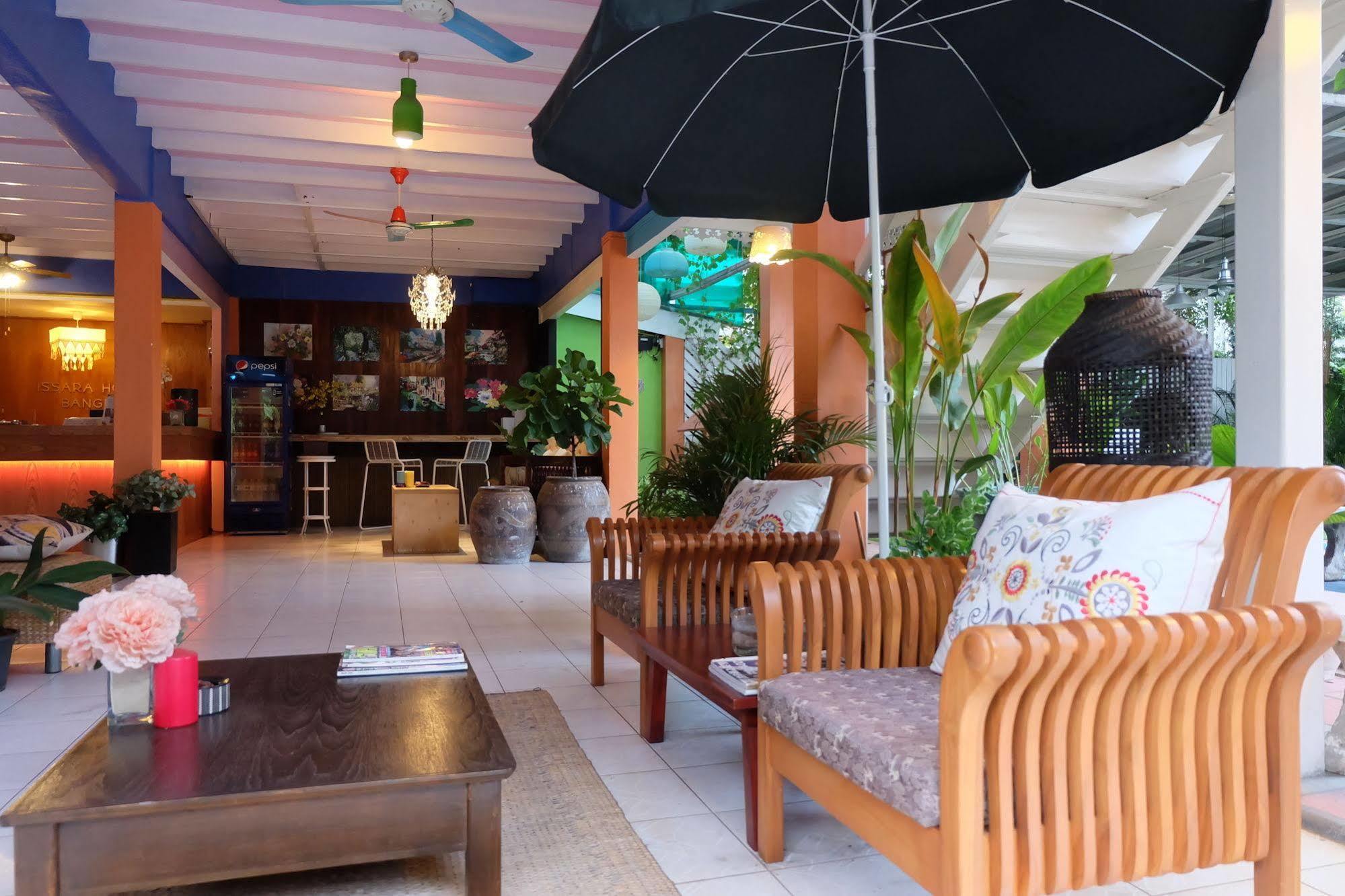 Issara House Bangkok Hotel Luaran gambar